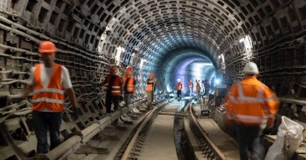 В столице Украины завершили работу шести станций на красной линии метро: в чем причина?