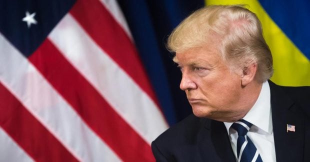 Трамп настаивает на введении пошлин, но ситуация гораздо сложнее: NYT раскрывает детали.