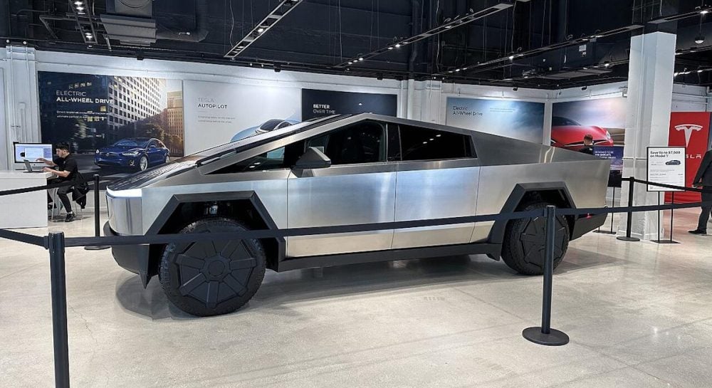 Tesla уменьшает объемы производства: новая модель оказалась невостребованной, — Business Insider