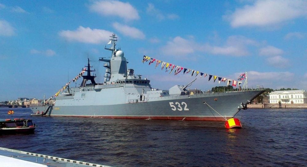 Боевые корабли России начали явно защищать танкеры «теневого флота» в проливе Ла-Манш
