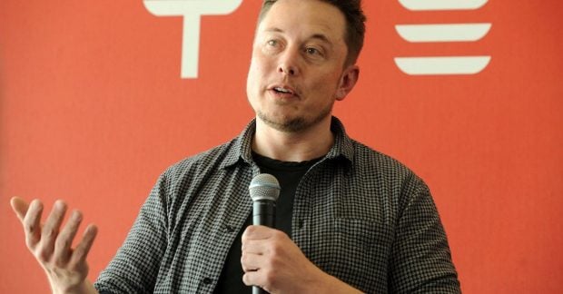 Продажи Tesla снова упали: что происходит с компанией Илоны Маск
