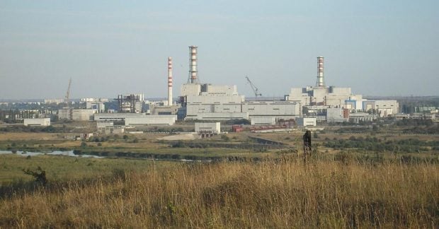 Крупнейшая атомная станция России на время снизила мощность вдвое из-за событий на Украине.