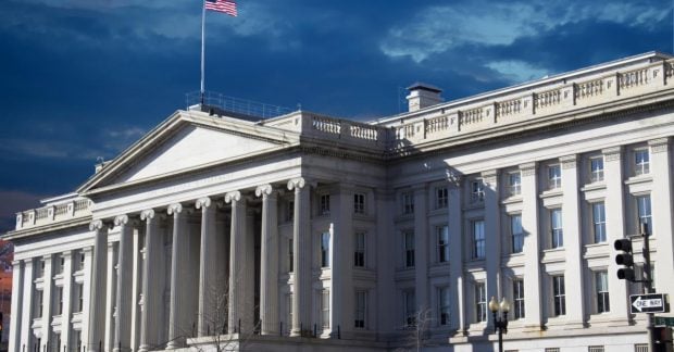 США применяют строгие ограничения против компаний Роснефть и Лукойл