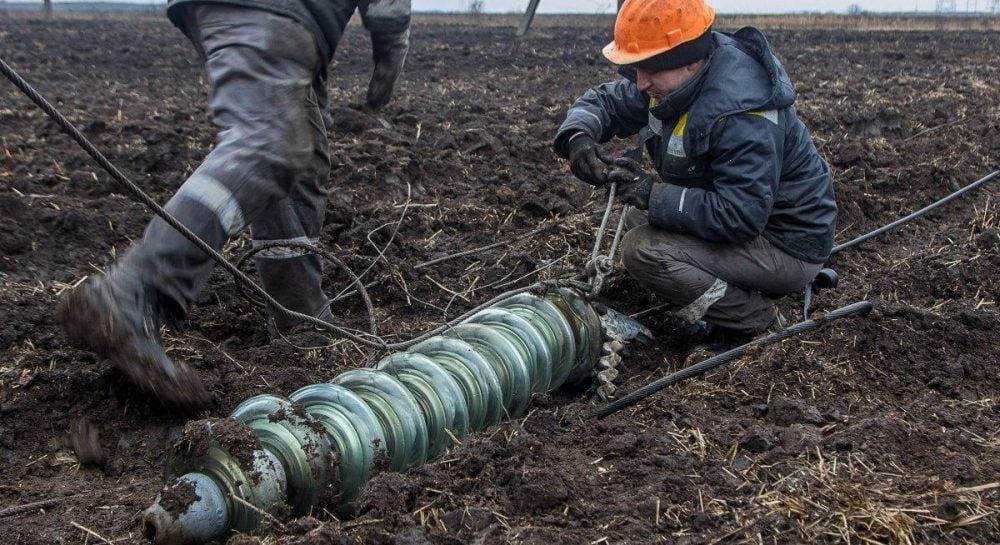 Световые перебои в четырех регионах России продолжаются после удара: все детали