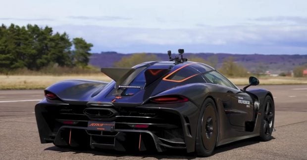 Названы автомобили, способные достигать скорости 500 км/ч: раскрыт список самых быстрых авто в мире