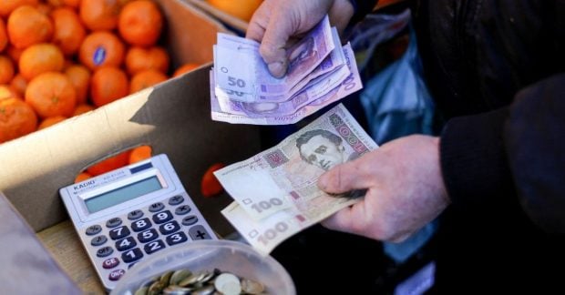 Цены на некоторые продукты в Украине выросли за год почти на 25%: что происходит с инфляцией?