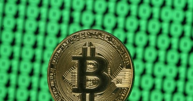 Биткойн продолжает падать: эксперты указали на «важную границу»