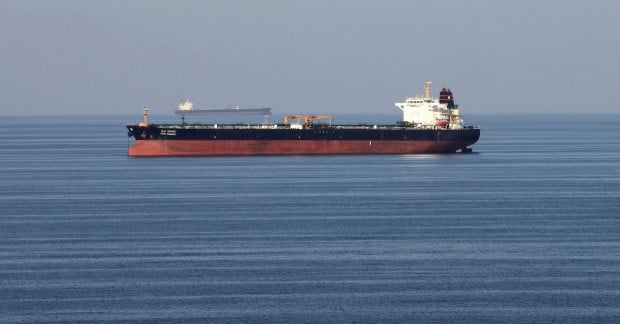 Украина вынудила российские танкеры скрываться: нефть из России транспортируется обходными маршрутами.