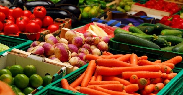 Цены на картофель и помидоры значительно увеличились: какие еще продукты подорожали в Украине за неделю?
